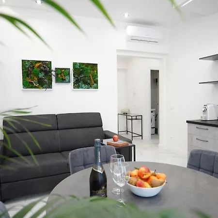Bf50 Design Downtown 1bedroom Flat @ Train Station