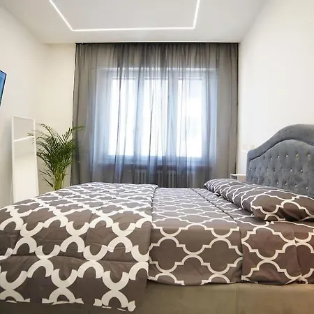 Bf50 Design Downtown 1bedroom Flat @ Train Station 아파트 *
